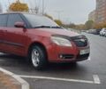 Красный Шкода Фабия, объемом двигателя 1.39 л и пробегом 280 тыс. км за 3900 $, фото 3 на Automoto.ua