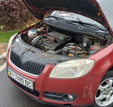 Красный Шкода Фабия, объемом двигателя 1.39 л и пробегом 280 тыс. км за 3900 $, фото 27 на Automoto.ua