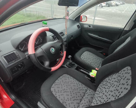 Красный Шкода Фабия, объемом двигателя 1.2 л и пробегом 240 тыс. км за 4200 $, фото 9 на Automoto.ua