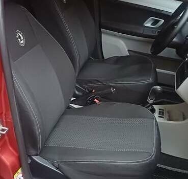 Красный Шкода Фабия, объемом двигателя 1.39 л и пробегом 280 тыс. км за 3900 $, фото 26 на Automoto.ua