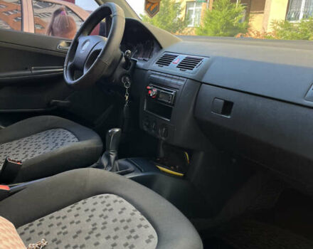 Красный Шкода Фабия, объемом двигателя 1.2 л и пробегом 235 тыс. км за 3922 $, фото 9 на Automoto.ua