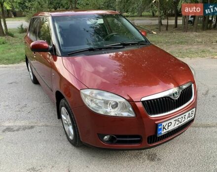 Красный Шкода Фабия, объемом двигателя 1.39 л и пробегом 162 тыс. км за 5500 $, фото 4 на Automoto.ua