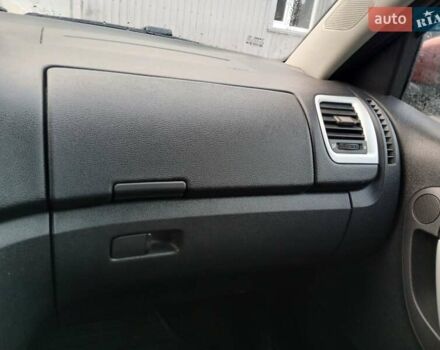 Красный Шкода Фабия, объемом двигателя 1.4 л и пробегом 251 тыс. км за 5499 $, фото 16 на Automoto.ua