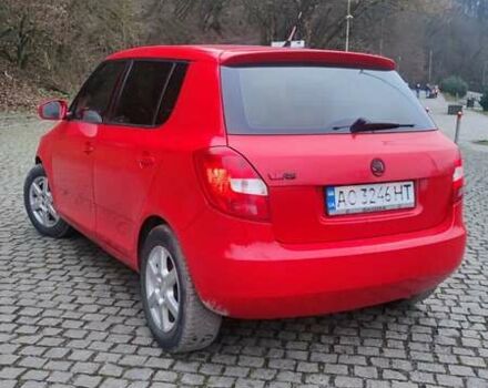 Красный Шкода Фабия, объемом двигателя 1.2 л и пробегом 360 тыс. км за 4000 $, фото 3 на Automoto.ua