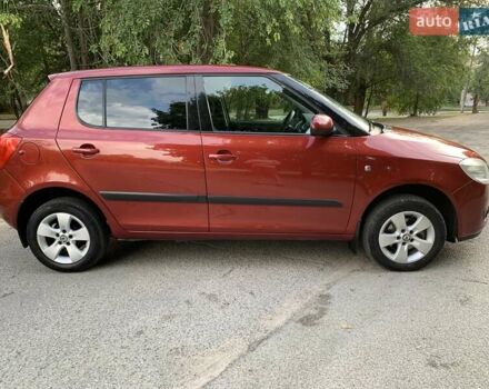 Красный Шкода Фабия, объемом двигателя 1.39 л и пробегом 162 тыс. км за 5500 $, фото 10 на Automoto.ua