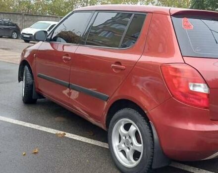 Красный Шкода Фабия, объемом двигателя 1.39 л и пробегом 280 тыс. км за 3900 $, фото 9 на Automoto.ua