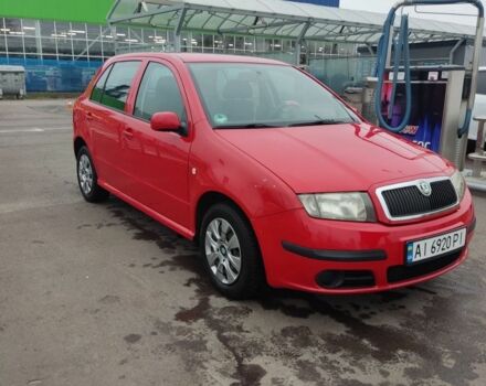 Красный Шкода Фабия, объемом двигателя 1.2 л и пробегом 240 тыс. км за 4200 $, фото 2 на Automoto.ua