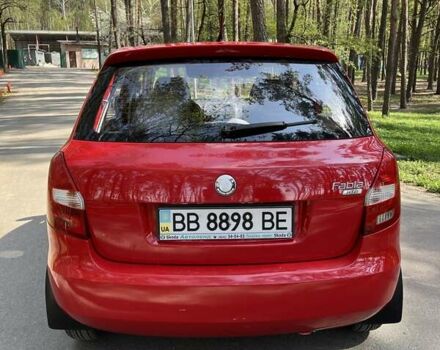 Красный Шкода Фабия, объемом двигателя 1.2 л и пробегом 157 тыс. км за 4500 $, фото 3 на Automoto.ua