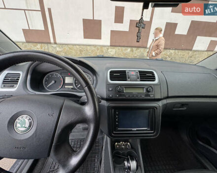 Красный Шкода Фабия, объемом двигателя 1.6 л и пробегом 203 тыс. км за 6300 $, фото 9 на Automoto.ua