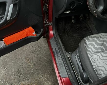 Красный Шкода Фабия, объемом двигателя 1.4 л и пробегом 198 тыс. км за 4500 $, фото 22 на Automoto.ua