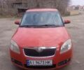 Красный Шкода Фабия, объемом двигателя 1.39 л и пробегом 255 тыс. км за 4300 $, фото 1 на Automoto.ua