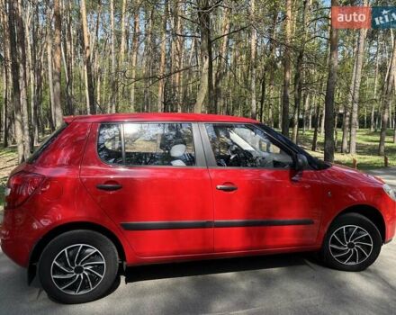 Красный Шкода Фабия, объемом двигателя 1.2 л и пробегом 157 тыс. км за 4500 $, фото 2 на Automoto.ua