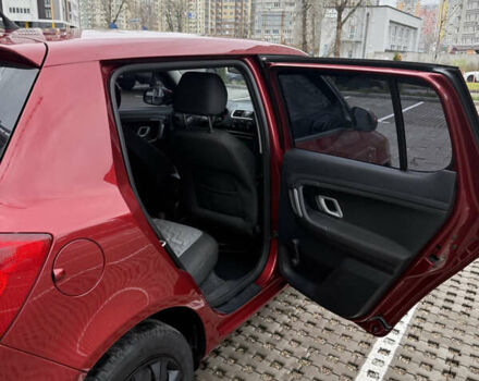 Красный Шкода Фабия, объемом двигателя 1.39 л и пробегом 236 тыс. км за 6100 $, фото 8 на Automoto.ua