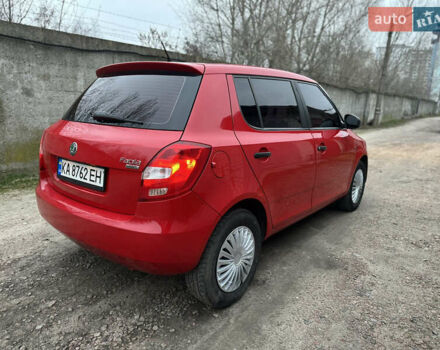 Красный Шкода Фабия, объемом двигателя 1.2 л и пробегом 166 тыс. км за 3450 $, фото 3 на Automoto.ua