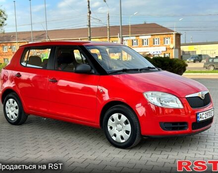Красный Шкода Фабия, объемом двигателя 1.2 л и пробегом 167 тыс. км за 4500 $, фото 2 на Automoto.ua