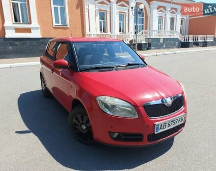 Красный Шкода Фабия, объемом двигателя 1.2 л и пробегом 226 тыс. км за 3700 $, фото 3 на Automoto.ua