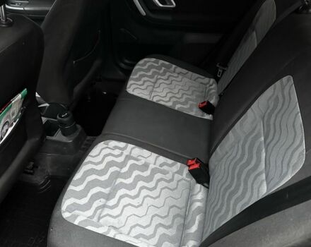 Красный Шкода Фабия, объемом двигателя 1.4 л и пробегом 198 тыс. км за 4500 $, фото 19 на Automoto.ua