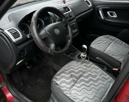 Красный Шкода Фабия, объемом двигателя 1.4 л и пробегом 198 тыс. км за 4500 $, фото 23 на Automoto.ua