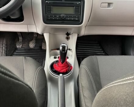 Красный Шкода Фабия, объемом двигателя 1.4 л и пробегом 256 тыс. км за 4500 $, фото 13 на Automoto.ua