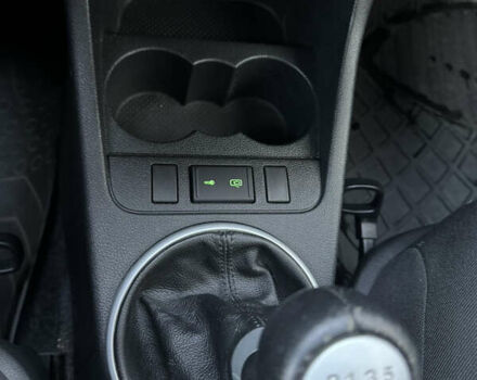 Красный Шкода Фабия, объемом двигателя 1.39 л и пробегом 232 тыс. км за 4500 $, фото 41 на Automoto.ua