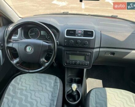 Красный Шкода Фабия, объемом двигателя 1.2 л и пробегом 175 тыс. км за 5900 $, фото 8 на Automoto.ua