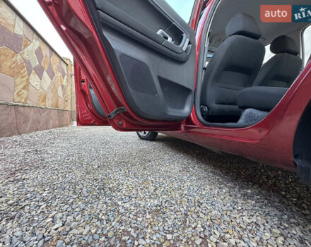 Красный Шкода Фабия, объемом двигателя 1.39 л и пробегом 232 тыс. км за 4500 $, фото 62 на Automoto.ua