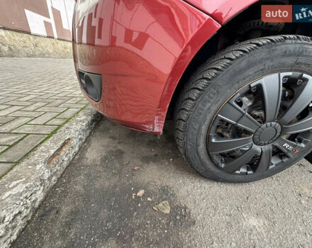 Красный Шкода Фабия, объемом двигателя 1.6 л и пробегом 203 тыс. км за 6300 $, фото 14 на Automoto.ua