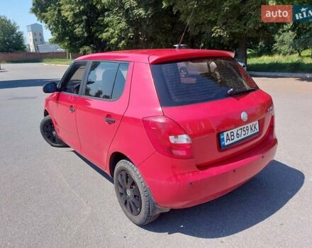 Красный Шкода Фабия, объемом двигателя 1.2 л и пробегом 226 тыс. км за 3700 $, фото 2 на Automoto.ua