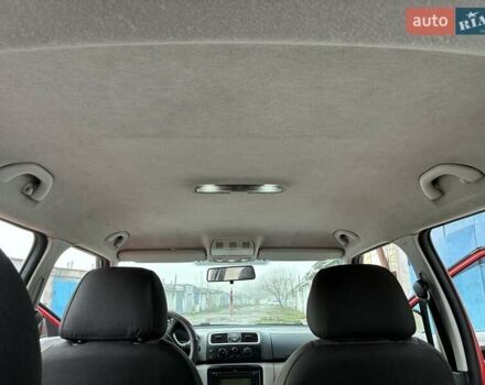 Красный Шкода Фабия, объемом двигателя 1.4 л и пробегом 256 тыс. км за 4500 $, фото 11 на Automoto.ua