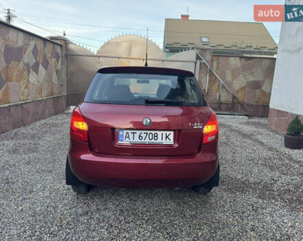 Красный Шкода Фабия, объемом двигателя 1.39 л и пробегом 232 тыс. км за 4500 $, фото 4 на Automoto.ua