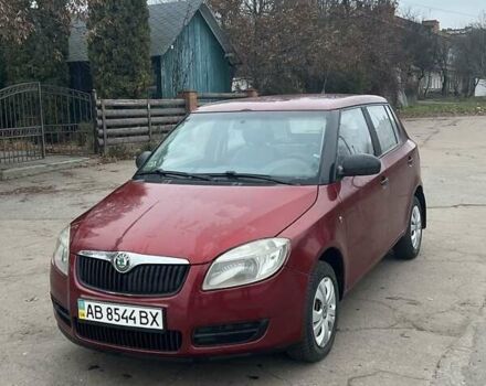 Красный Шкода Фабия, объемом двигателя 1.2 л и пробегом 205 тыс. км за 3000 $, фото 2 на Automoto.ua
