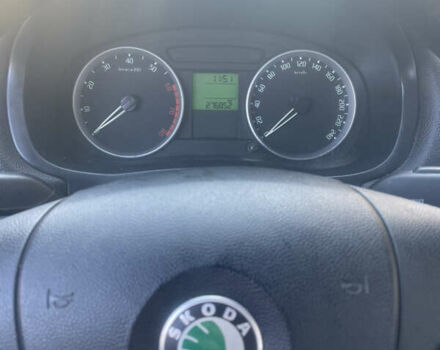 Красный Шкода Фабия, объемом двигателя 1.39 л и пробегом 276 тыс. км за 4500 $, фото 9 на Automoto.ua