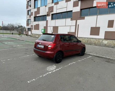 Красный Шкода Фабия, объемом двигателя 1.6 л и пробегом 203 тыс. км за 6300 $, фото 4 на Automoto.ua