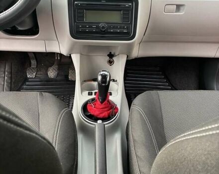 Красный Шкода Фабия, объемом двигателя 1.4 л и пробегом 256 тыс. км за 4500 $, фото 12 на Automoto.ua