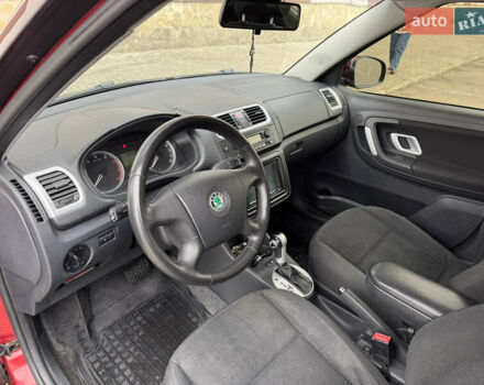 Красный Шкода Фабия, объемом двигателя 1.6 л и пробегом 203 тыс. км за 6300 $, фото 8 на Automoto.ua