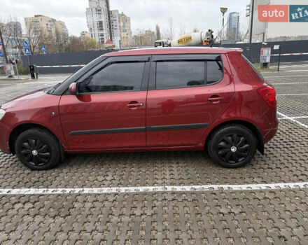 Красный Шкода Фабия, объемом двигателя 1.39 л и пробегом 236 тыс. км за 6100 $, фото 2 на Automoto.ua