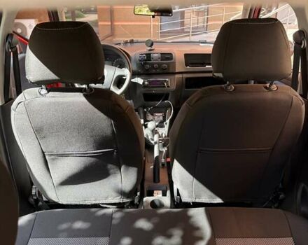 Красный Шкода Фабия, объемом двигателя 1.2 л и пробегом 157 тыс. км за 4500 $, фото 8 на Automoto.ua