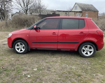 Красный Шкода Фабия, объемом двигателя 1.6 л и пробегом 235 тыс. км за 6600 $, фото 5 на Automoto.ua