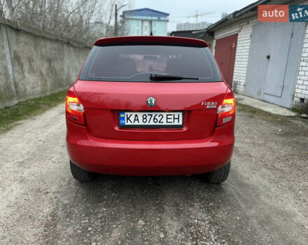 Красный Шкода Фабия, объемом двигателя 1.2 л и пробегом 166 тыс. км за 3450 $, фото 4 на Automoto.ua