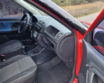 Красный Шкода Фабия, объемом двигателя 1.4 л и пробегом 224 тыс. км за 4750 $, фото 11 на Automoto.ua