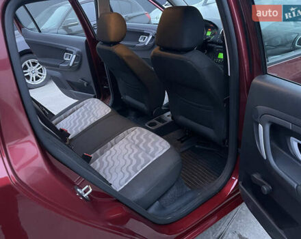 Красный Шкода Фабия, объемом двигателя 1.39 л и пробегом 181 тыс. км за 5200 $, фото 31 на Automoto.ua