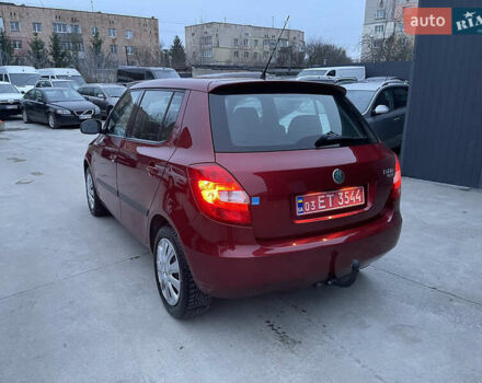 Красный Шкода Фабия, объемом двигателя 1.39 л и пробегом 181 тыс. км за 5200 $, фото 8 на Automoto.ua
