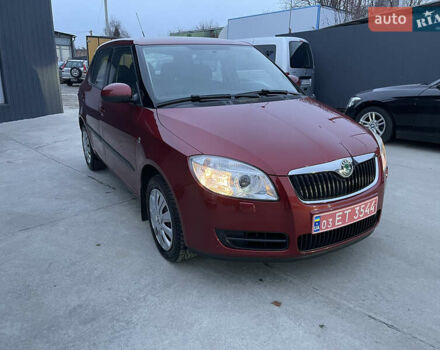 Красный Шкода Фабия, объемом двигателя 1.39 л и пробегом 181 тыс. км за 5200 $, фото 1 на Automoto.ua