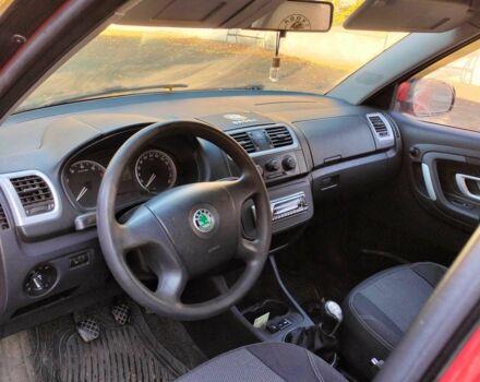 Червоний Шкода Фабія, об'ємом двигуна 1.2 л та пробігом 200 тис. км за 3950 $, фото 3 на Automoto.ua