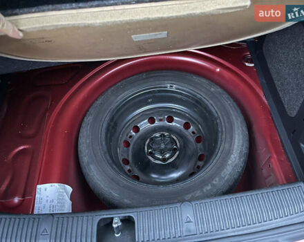 Красный Шкода Фабия, объемом двигателя 1.39 л и пробегом 181 тыс. км за 5200 $, фото 30 на Automoto.ua