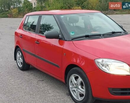 Красный Шкода Фабия, объемом двигателя 1.39 л и пробегом 185 тыс. км за 5450 $, фото 5 на Automoto.ua