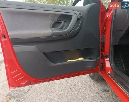 Красный Шкода Фабия, объемом двигателя 1.39 л и пробегом 185 тыс. км за 5450 $, фото 9 на Automoto.ua