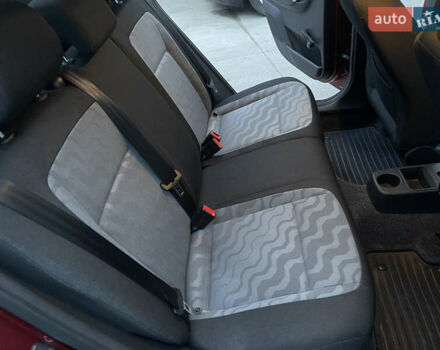 Красный Шкода Фабия, объемом двигателя 1.39 л и пробегом 181 тыс. км за 5200 $, фото 32 на Automoto.ua