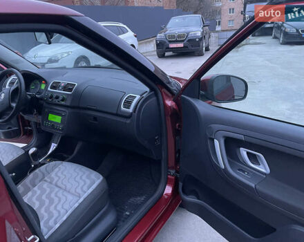 Красный Шкода Фабия, объемом двигателя 1.39 л и пробегом 181 тыс. км за 5200 $, фото 33 на Automoto.ua