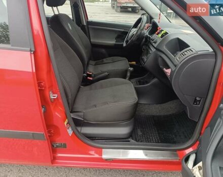 Красный Шкода Фабия, объемом двигателя 1.39 л и пробегом 185 тыс. км за 5450 $, фото 15 на Automoto.ua